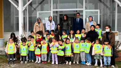 4 EKİM HAYVANLARI KORUMA GÜNÜ KAPSAMINDA ÖĞRENCİLERDEN BARINAĞA ZİYARET