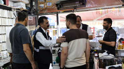 AĞRI BELEDİYE EŞBAŞKANI MEMET AKKUŞ ZABITA EKİPLERİ VE MECLİS ÜYELERİYLE SAHADA
