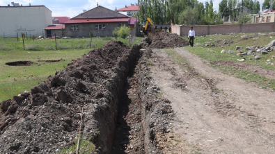 Ağrı Belediyesi 1500 Metre Kazı Yaparak İçme Suyu Hattı Çekti. 