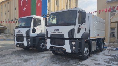 Ağrı Belediyesi 3 adet Süpürge Aracı Aldı
