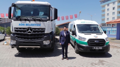 Ağrı Belediyesi Filosuna Cenaze Nakil ve Kanal Açma Aracı ekledi