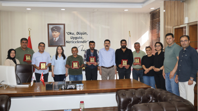 EŞ BAŞKANLARDAN  TEŞEKKÜR PLAKETİ