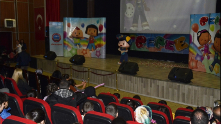 Pepee Çocuk Müzikali Ağrı’da Sahne Aldı