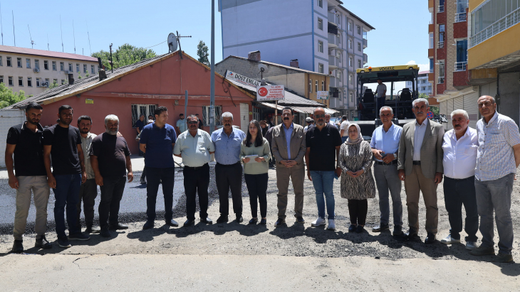 AĞRI BELEDİYESİ ASFALT ÇALIŞMASINA BAŞLADI