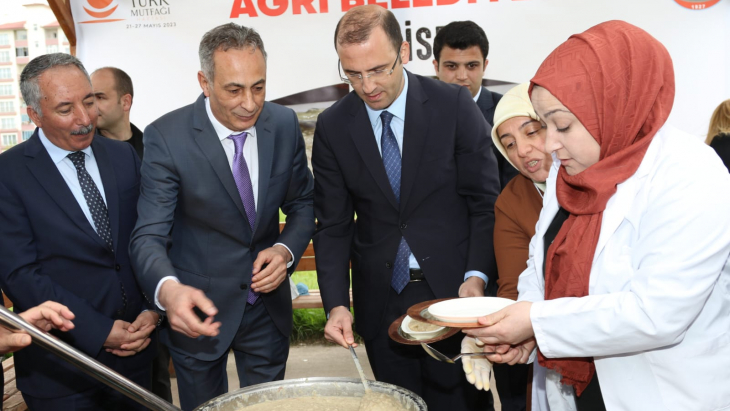 Ağrı Belediyesi Geleneksel Ağrı Mutfağı Tanıtımında Halise Yemeği Tanıttı.