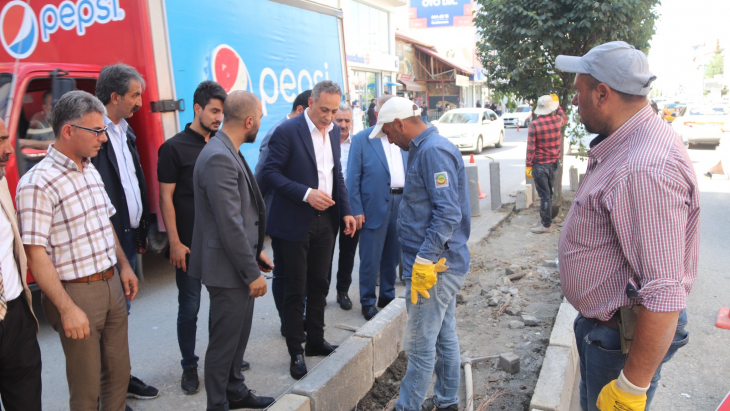 Başkan Karadoğan; Çalışma Alanları Denetimi Yaparken Halkıda Dinliyor