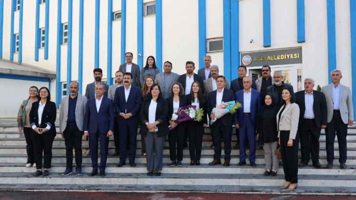 DEM Parti Heyetinden Ağrı Belediyesine Ziyaret