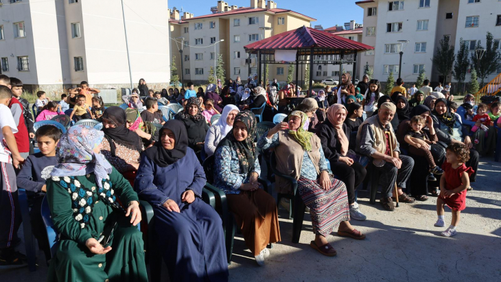 Fırat Mahallesi’nde Kadın Buluşması Düzenlendi