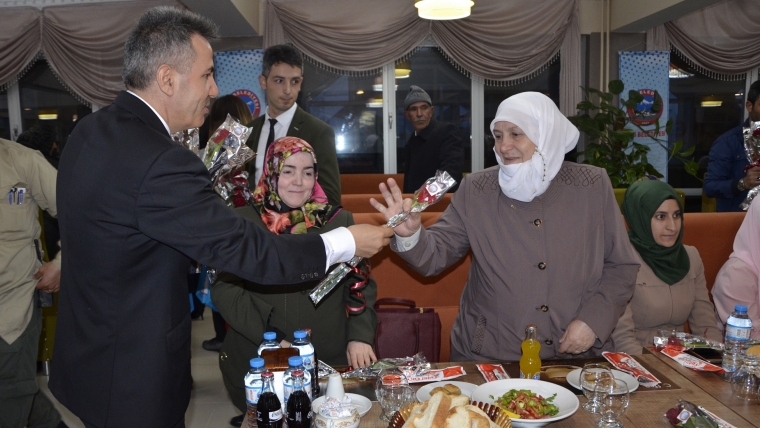 Belediyemiz tarafından Anneler Günü programı düzenlendi.