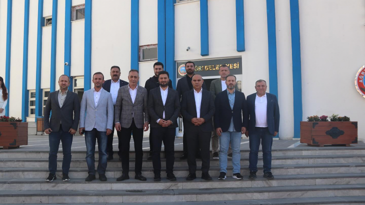 Kağıthane Belediye Başkanı Öztekin, Başkan Karadoğan’ı ziyaret etti.