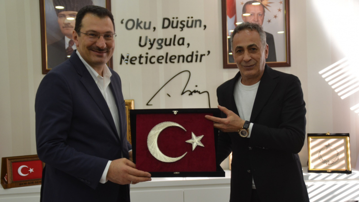 Ulaştırma Eski Bakanı Ahmet Arslan ve Seçim İşleri Başkanı ve Sakarya Milletvekili Ali İhsan Yavuz  Ağrı Belediyesini ziyaret etti.