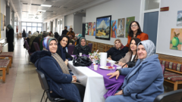 AĞRI BELEDİYESİ’NDEN 8 MART’A ÖZEL MUM ATÖLYESİ ETKİNLİĞİ GERÇEKLEŞTİRİLDİ