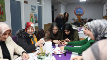 AĞRI BELEDİYESİ’NDEN 8 MART’A ÖZEL MUM ATÖLYESİ ETKİNLİĞİ GERÇEKLEŞTİRİLDİ