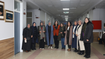 AĞRI BELEDİYESİ’NDEN 8 MART’A ÖZEL MUM ATÖLYESİ ETKİNLİĞİ GERÇEKLEŞTİRİLDİ