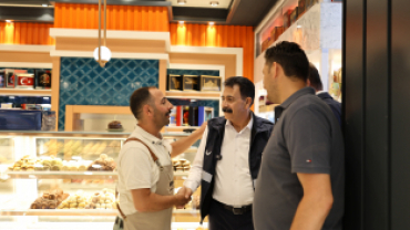 AĞRI BELEDİYE EŞBAŞKANI MEMET AKKUŞ ZABITA EKİPLERİ VE MECLİS ÜYELERİYLE SAHADA