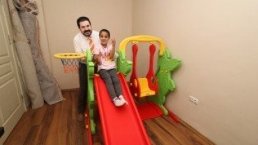 Başkan Sayan, Otizm Hastası Beyzanur'un Evine Park Yaptı
