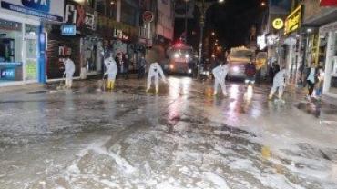 Ağrı'da cadde yıkama işlemleri titizlikle devam ediyor