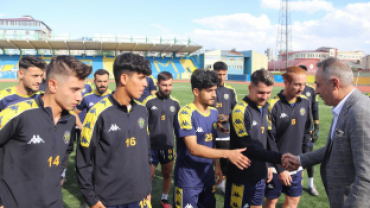 Başkan Karadoğan, Onvo Ağrı Spor’u Tesislerinde ziyaret etti.