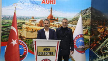 AK Parti Kocaeli Milletvekili Cemil Yaman, Başkanımız Metin Karadoğan’ı ziyaret etti.