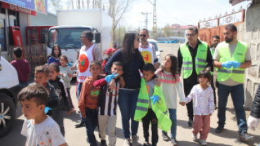 Ağrı Belediyesi Eş Başkanları Aras ve Akkuş Ağrı’yı Çöpten Arındıracağız.