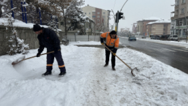 Ekiplerimiz kar çalışmalarını aralıksız sürdürüyor