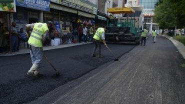 Ağrı Belediyesi Asfalt Çalışmalarına Hız Verdi