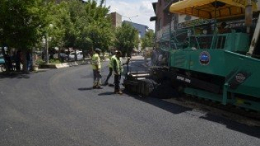 Ağrı Belediyesi Asfalt Çalışmalarına Hız Verdi