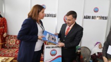 Uluslararası Yerel Yönetimlerde Kadın Şurası'nda Ağrı Standına Yoğun İlgi