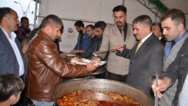 Ağrı Belediyesi Tarafından Millet Bahçesinde İftar Çadırı Kuruldu