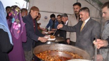 Ağrı Belediyesi Tarafından Millet Bahçesinde İftar Çadırı Kuruldu