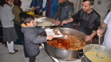 Ağrı Belediyesi Tarafından Millet Bahçesinde İftar Çadırı Kuruldu