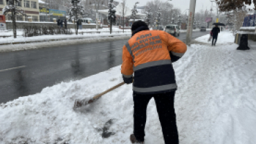 Ekiplerimiz kar çalışmalarını aralıksız sürdürüyor