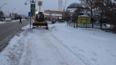 Ağrı Belediyesi Karla Mücadele Çalışmalarına Devam Ediyor
