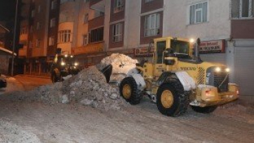 Ağrı Belediyesi Karla Mücadele Çalışmalarına Devam Ediyor