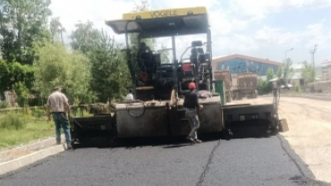 Belediyemiz Asfalt Çalışmalarını Aralıksız Olarak Sürdürüyor