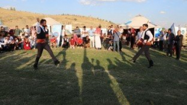 Ağrı Belediyesi, Ahlat Avrasya Kültür Şenliklerine Katıldı