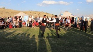 Ağrı Belediyesi, Ahlat Avrasya Kültür Şenliklerine Katıldı