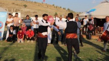 Ağrı Belediyesi, Ahlat Avrasya Kültür Şenliklerine Katıldı