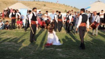 Ağrı Belediyesi, Ahlat Avrasya Kültür Şenliklerine Katıldı