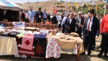 Ağrı Belediyesi, Ahlat Avrasya Kültür Şenliklerine Katıldı