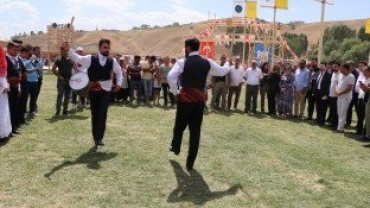 Ağrı Belediyesi, Ahlat Avrasya Kültür Şenliklerine Katıldı