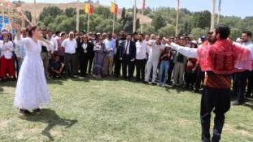 Ağrı Belediyesi, Ahlat Avrasya Kültür Şenliklerine Katıldı