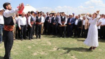 Ağrı Belediyesi, Ahlat Avrasya Kültür Şenliklerine Katıldı