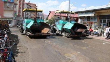 Asfalt çalışmaları tüm hızıyla devam ediyor