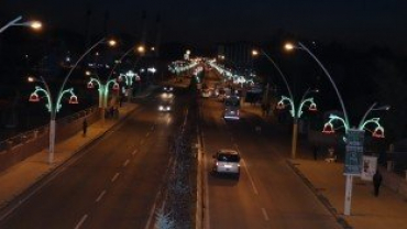 Lale Figürlü Aydınlatmalarla Caddelerde Görsel Şölen Yaşanıyor