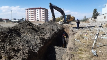 Su ve Kanalizasyon Hattı Çalışmaları Devam Ediyor