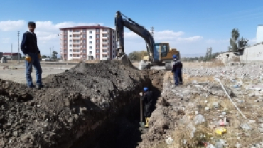 Su ve Kanalizasyon Hattı Çalışmaları Devam Ediyor