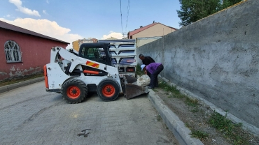 Ağrı Belediyesi’nden Çevre Temizliği ve Çöp Uyarısı