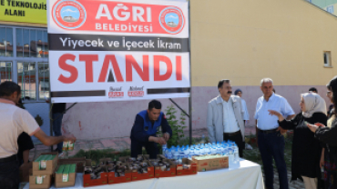 AĞRI BELEDİYESİ YKS ÖĞRENCİLERİNE İKRAMDA BULUNDU