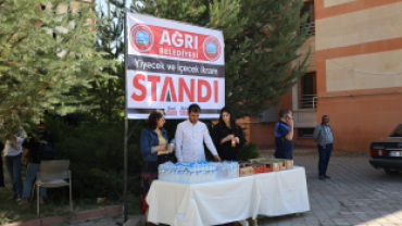 AĞRI BELEDİYESİ YKS ÖĞRENCİLERİNE İKRAMDA BULUNDU
